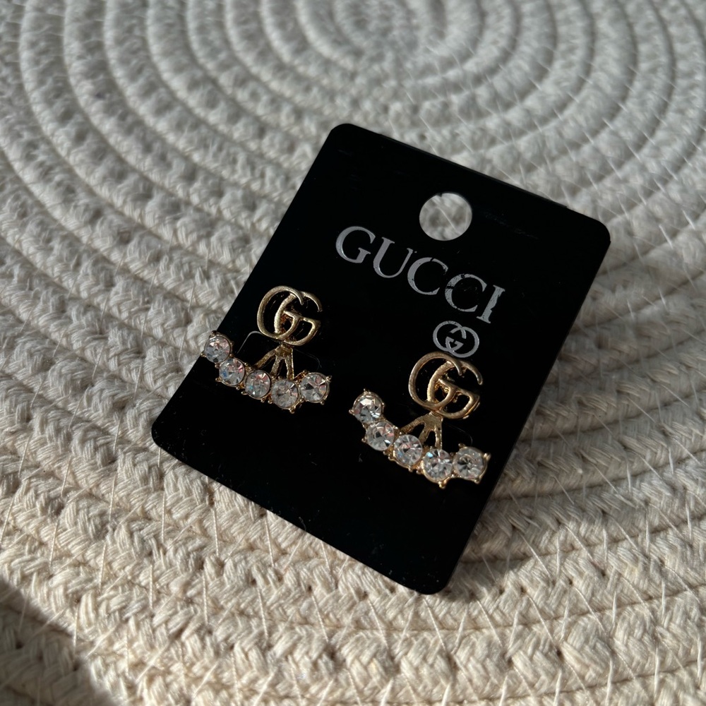 Elegant Gold and Rhinestone Earrings New! - Picture 5 of 7